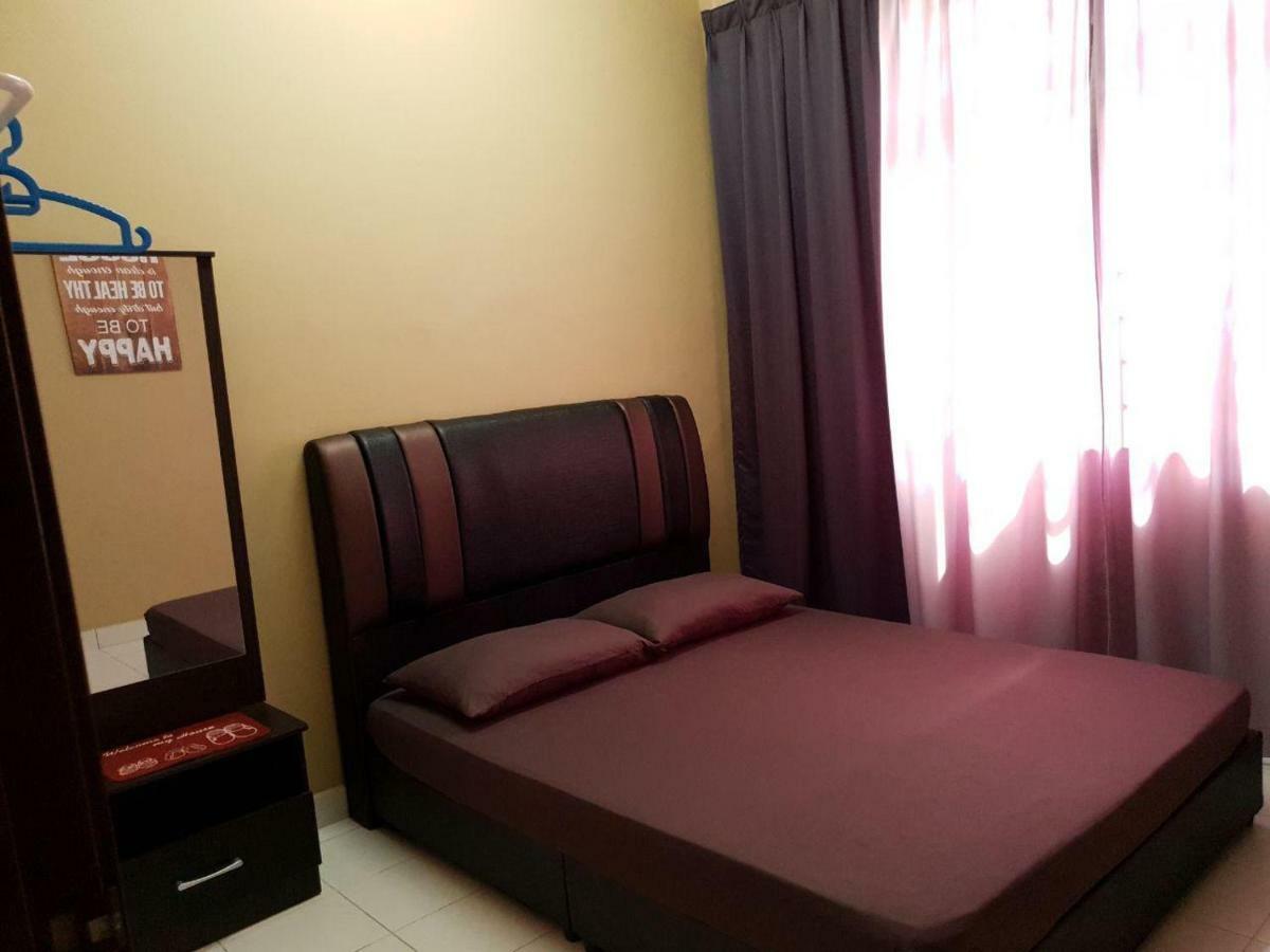 Lindanazri Homestay Mitc Melaka Exteriör bild